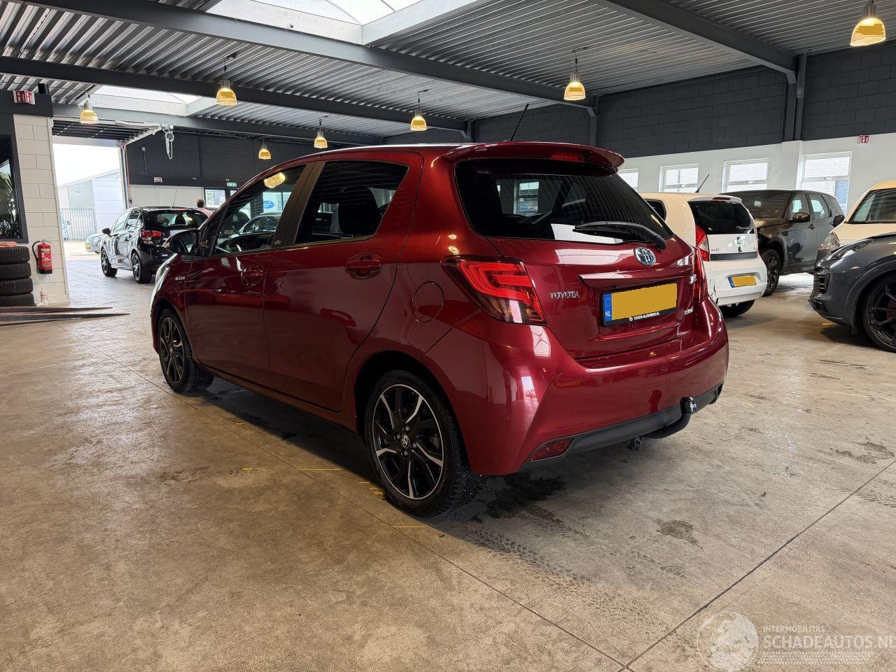 Toyota Yaris - 1.5 Hybrid Volcano Edition 1.5 Hybrid Volcano Edition
