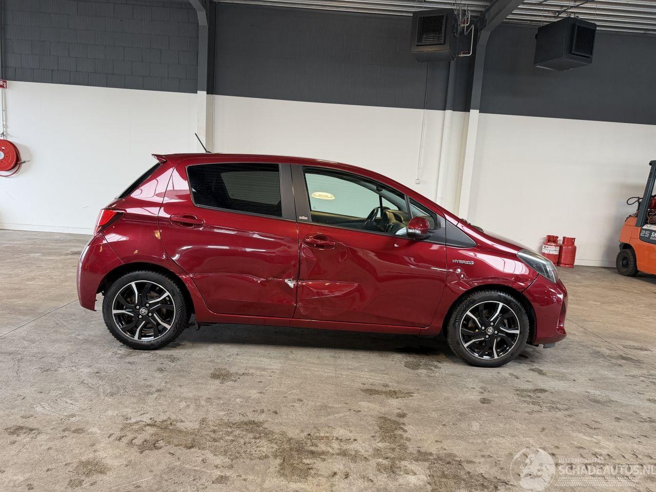 Toyota Yaris - 1.5 Hybrid Volcano Edition 1.5 Hybrid Volcano Edition