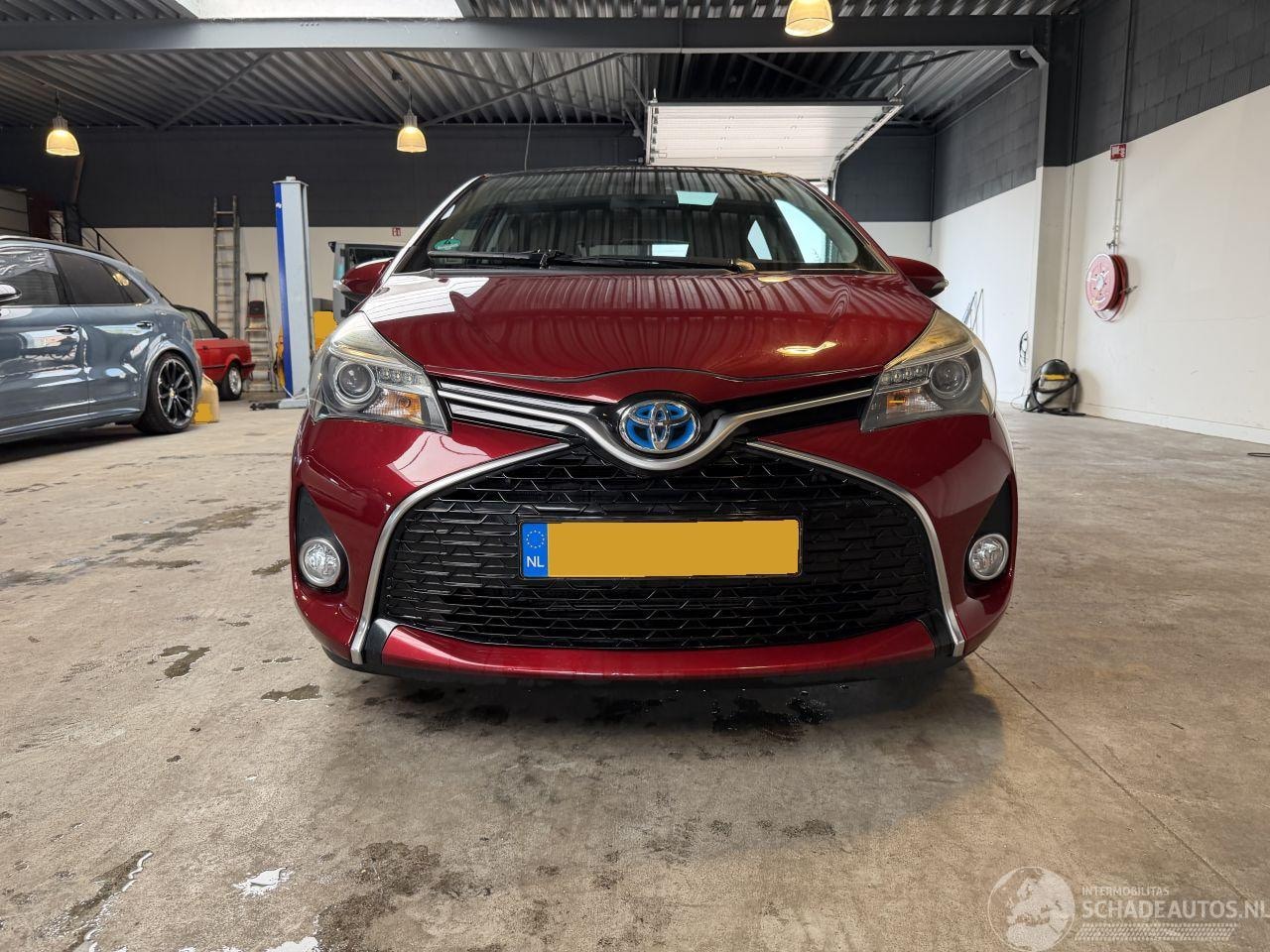 Toyota Yaris - 1.5 Hybrid Volcano Edition 1.5 Hybrid Volcano Edition