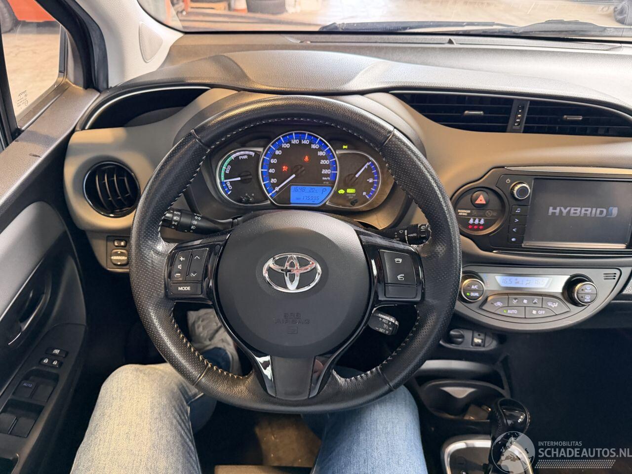 Toyota Yaris - 1.5 Hybrid Volcano Edition 1.5 Hybrid Volcano Edition