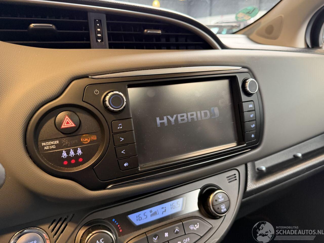 Toyota Yaris - 1.5 Hybrid Volcano Edition 1.5 Hybrid Volcano Edition