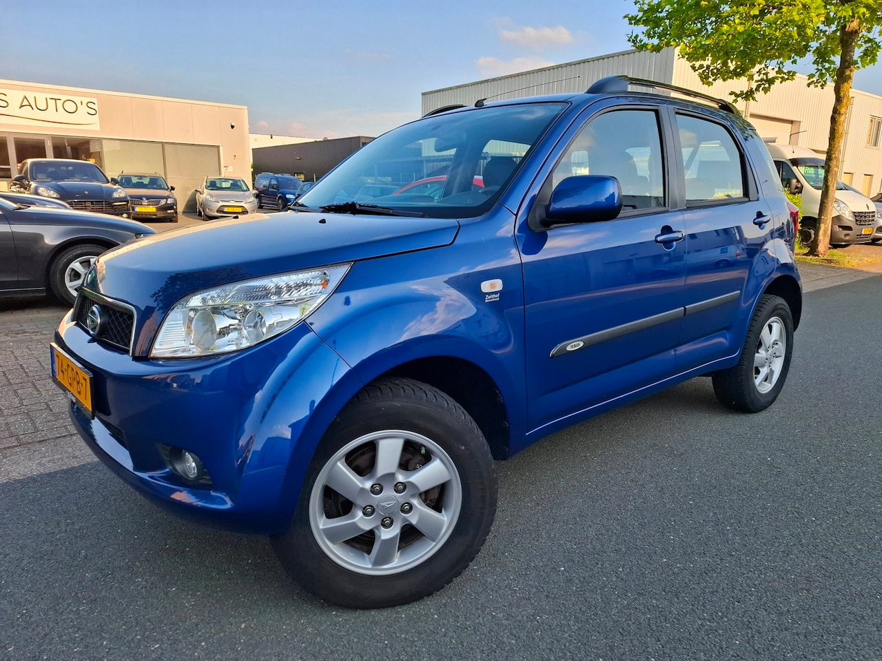 Daihatsu Terios - 1.5-16v Explore 2WD AIRCO/AFNEEMBARE TREKHAAK! - AutoWereld.nl