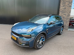 Lynk & Co 01 - 1.5 More PHEV Panorama, Winter pack, Zwarte hemel, Navi, Camera etc. etc