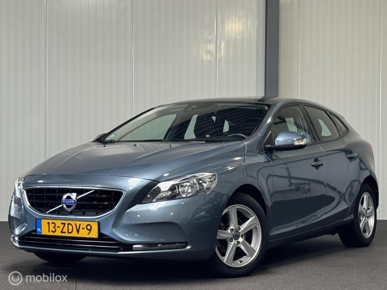 Volvo V40 - 1.6 D2 Kinetic [ NAP pano EERSTE EIGENAAR ] - AutoWereld.nl