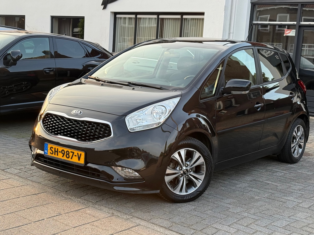 Kia Venga - 1.4 CVVT Edition 1.4 CVVT Edition, Schuif/kanteldak, Achteruitrijcamera, Navigatie, Trekhaak - AutoWereld.nl