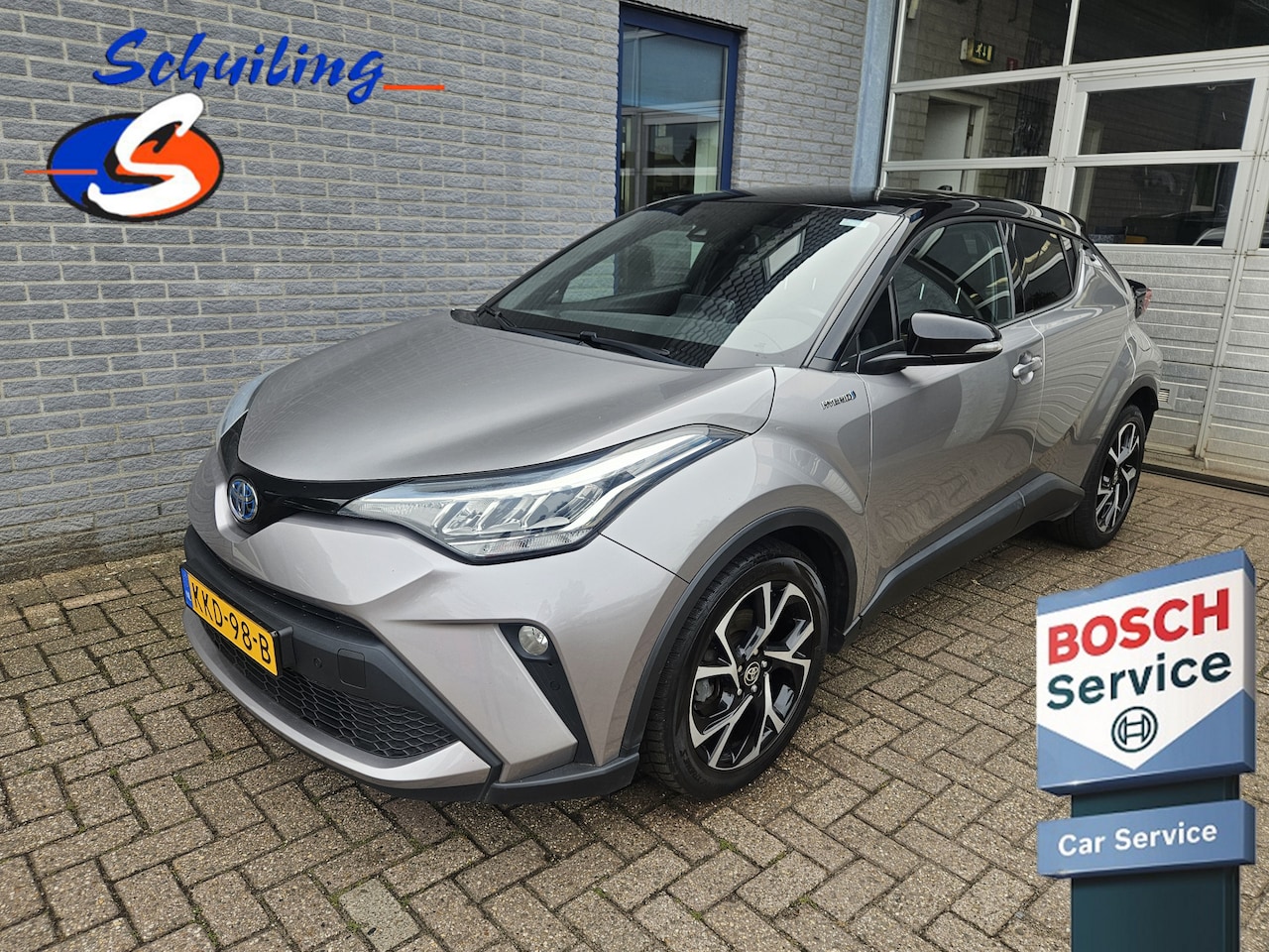 Toyota C-HR - 1.8 Hybrid Bi-Tone Plus Inclusief Afleveringskosten - AutoWereld.nl