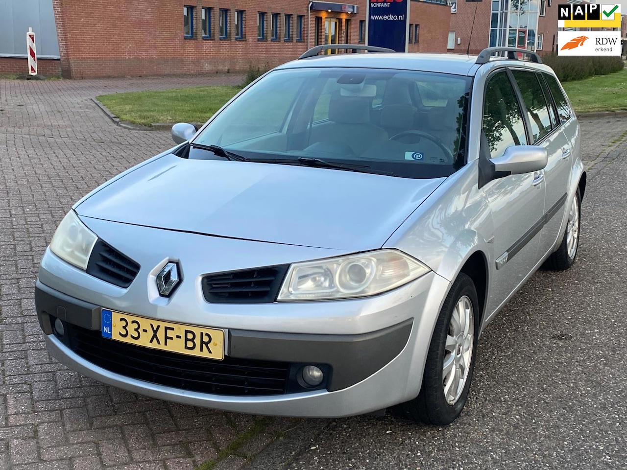 Renault Mégane Grand Tour - 1.6-16V Business Line ECC Electric pakket Audio/CD LMV 16" Cruise Dakrails Trekhaak Dealer - AutoWereld.nl