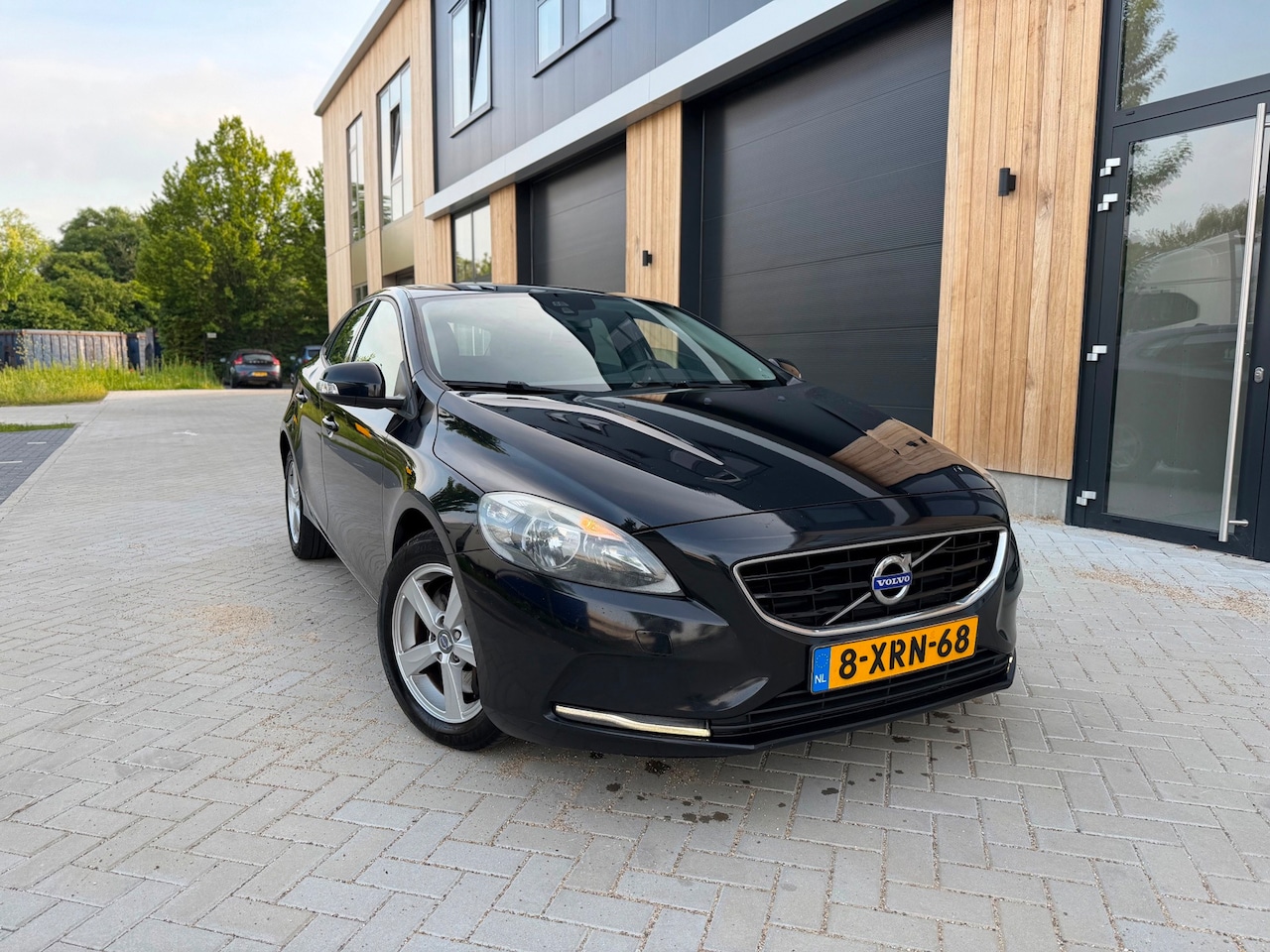 Volvo V40 - 2.0 D4 190PK Business (bj 2014) CLIMA/NAVI/PARKS/APK:07-2027! - AutoWereld.nl
