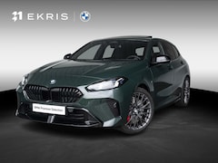 BMW 1-serie - 5-deurs 120 | M Sportpakket Pro | 19 inch | Glazen panoramadak | Stuurwielrand verwarmd |
