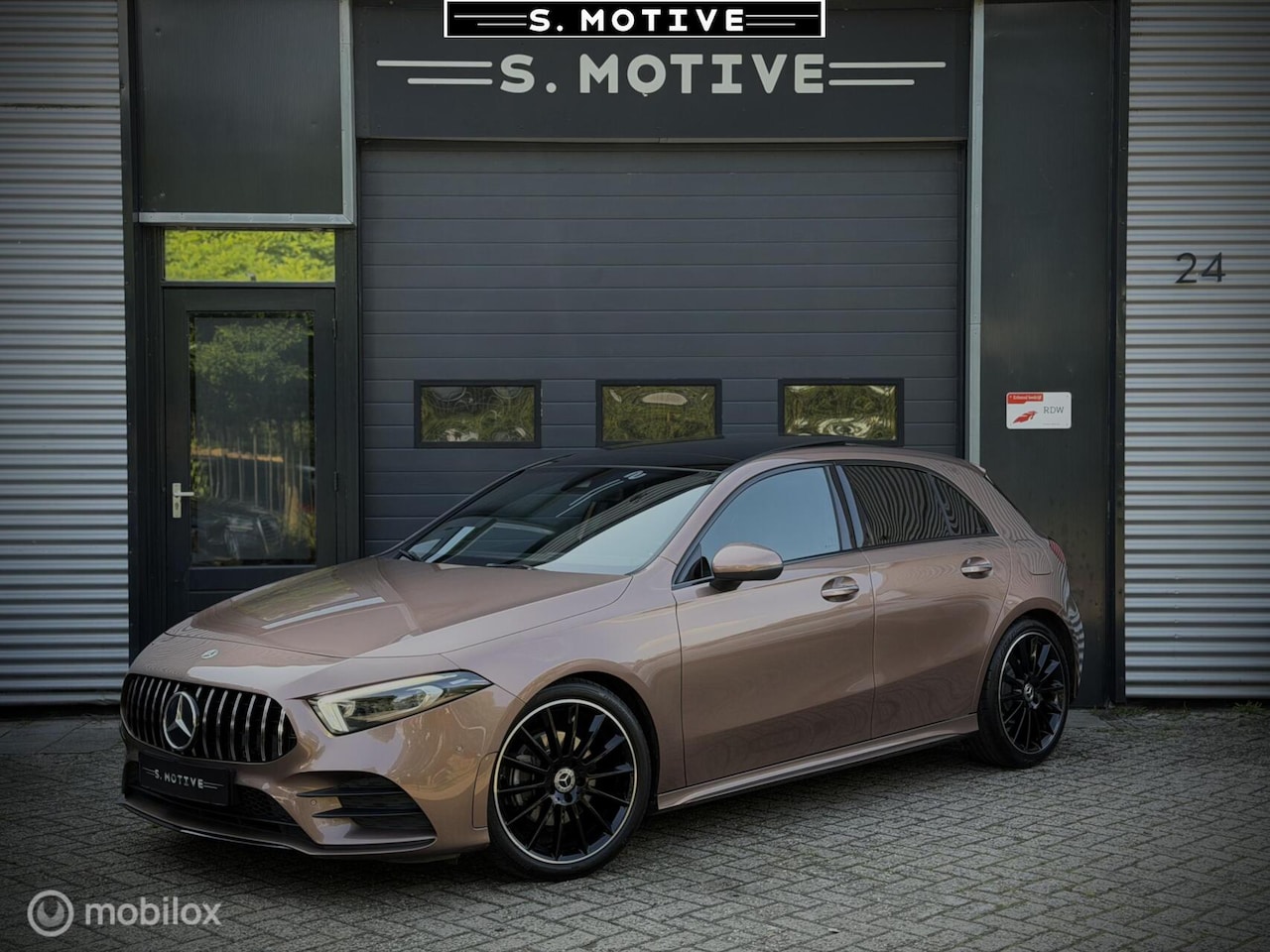 Mercedes-Benz A-klasse - 180 AMG, Memory, Pano, Sfeer, Rose, Burmester. - AutoWereld.nl
