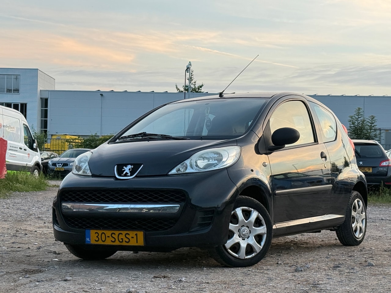 Peugeot 107 - 1.0-12V XR/ ZEER ZUINIG - AutoWereld.nl