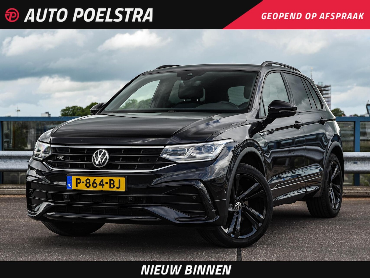 Volkswagen Tiguan - 1.5 TSI 150 PK DSG R-Line Black Style | Trekhaak | Matrix LED IQ-Light | ACC | Camera | St - AutoWereld.nl