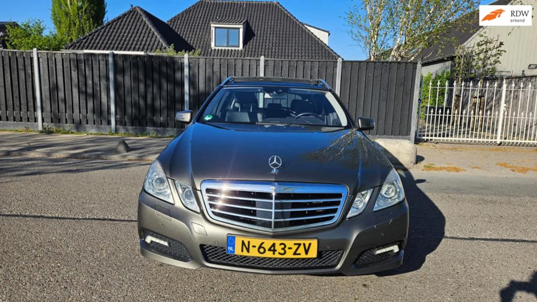Mercedes-Benz E-klasse Estate - 250 | FULL OPTIONS | Distronic | Nachtzicht | Panodak | Dealer Subframe Vervangen - AutoWereld.nl