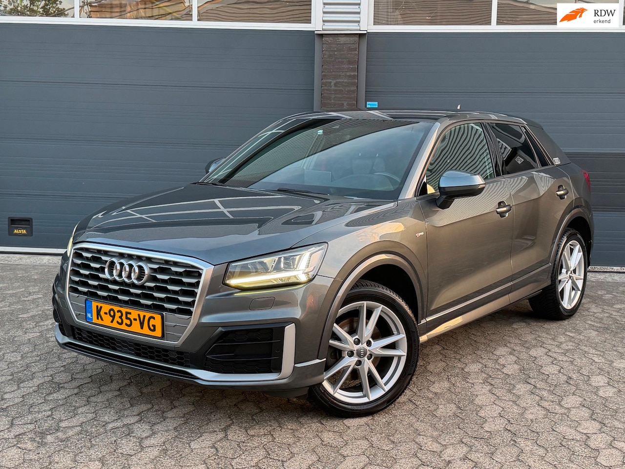 Audi Q2 - 1.4 TFSI CoD Design S-Line Plus|CARPLAY|KEYLESS|LEER|DIGITALE DASHBOARD|SFEERVERLICHTING - AutoWereld.nl