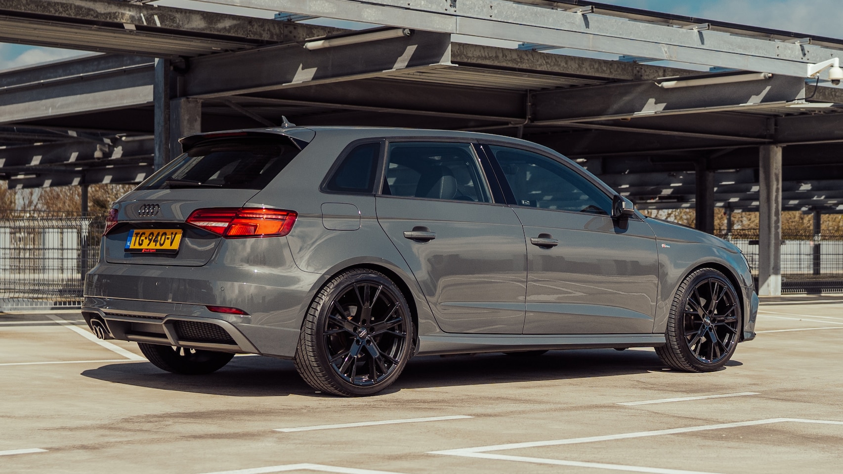 Audi A3 Sportback - 1.5 TFSI CoD Sport S Line Edition - AutoWereld.nl