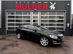 Volvo V60 - T3 MOMENTUM AUTOMAAT / NAVI / CRUISE / CV / LM / APK NIEUW
