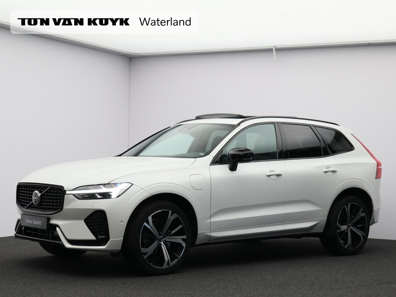 Volvo XC60 - T6 AWD Plug-in hybrid Ultra Dark Automaat /  Panoramadak / Head up display / 36* camera / - AutoWereld.nl