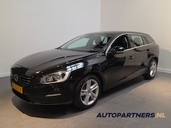 Volvo V60 - 2.4 D5 Twin Engine Momentum - Stoelverwarming - Navi