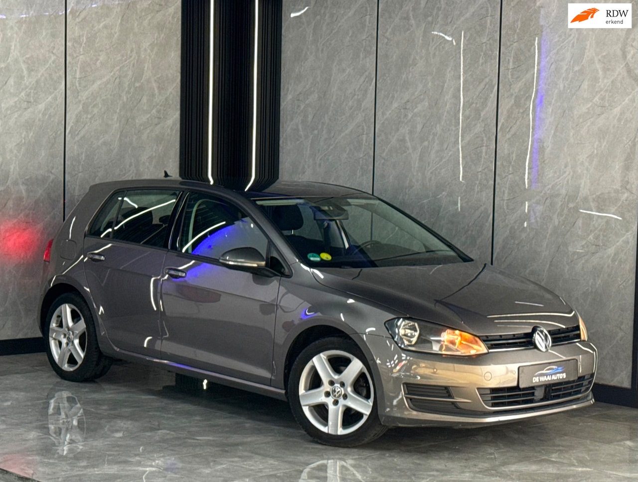 Volkswagen Golf - 1.6 TDI Highline |1e Eignr|Navi|ACC|Auto Park|Airco|Trekhaak|Boekjes - AutoWereld.nl