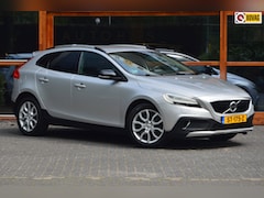Volvo V40 Cross Country - T3 Geartronic | Camera | Trekhaak 1500 kg | Standkachel | On Call | Stoelverwarming |
