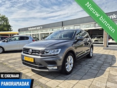 Volkswagen Tiguan - 1.4 TSI Highline, Pano, Trekhaak, Massage