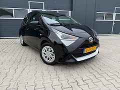 Toyota Aygo - 1.0 VVT-i x-play CAMERA CARPLAY