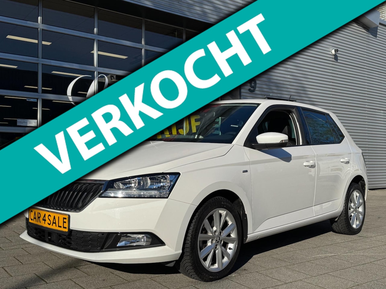 Skoda Fabia - 1.0i Clever - Appel CarPlay / Navigatie I Airco I Achteruitrij Camera I LED I PDC I Sport - AutoWereld.nl