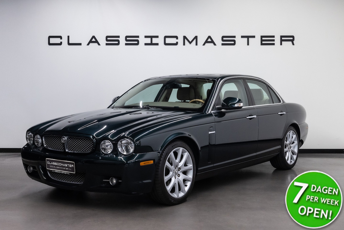 Jaguar XJ - 4.2 V8 Executive Fiscale waarde € 6.000,- - AutoWereld.nl