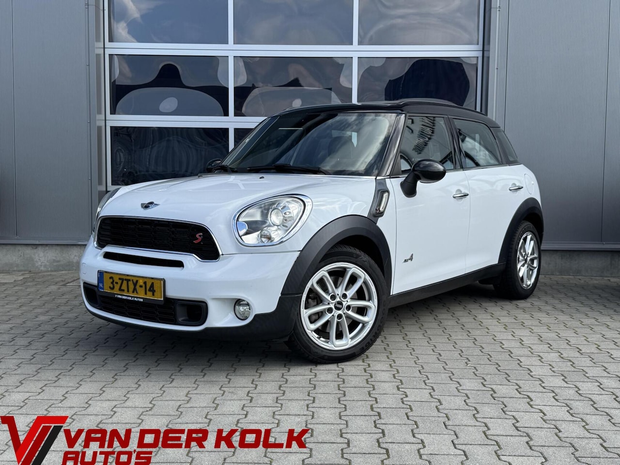 MINI Countryman - 1.6 Cooper S ALL4 Chili | Xenon | Panorama | Leder | Navigatie | Cruise | Climate | Stoelv - AutoWereld.nl