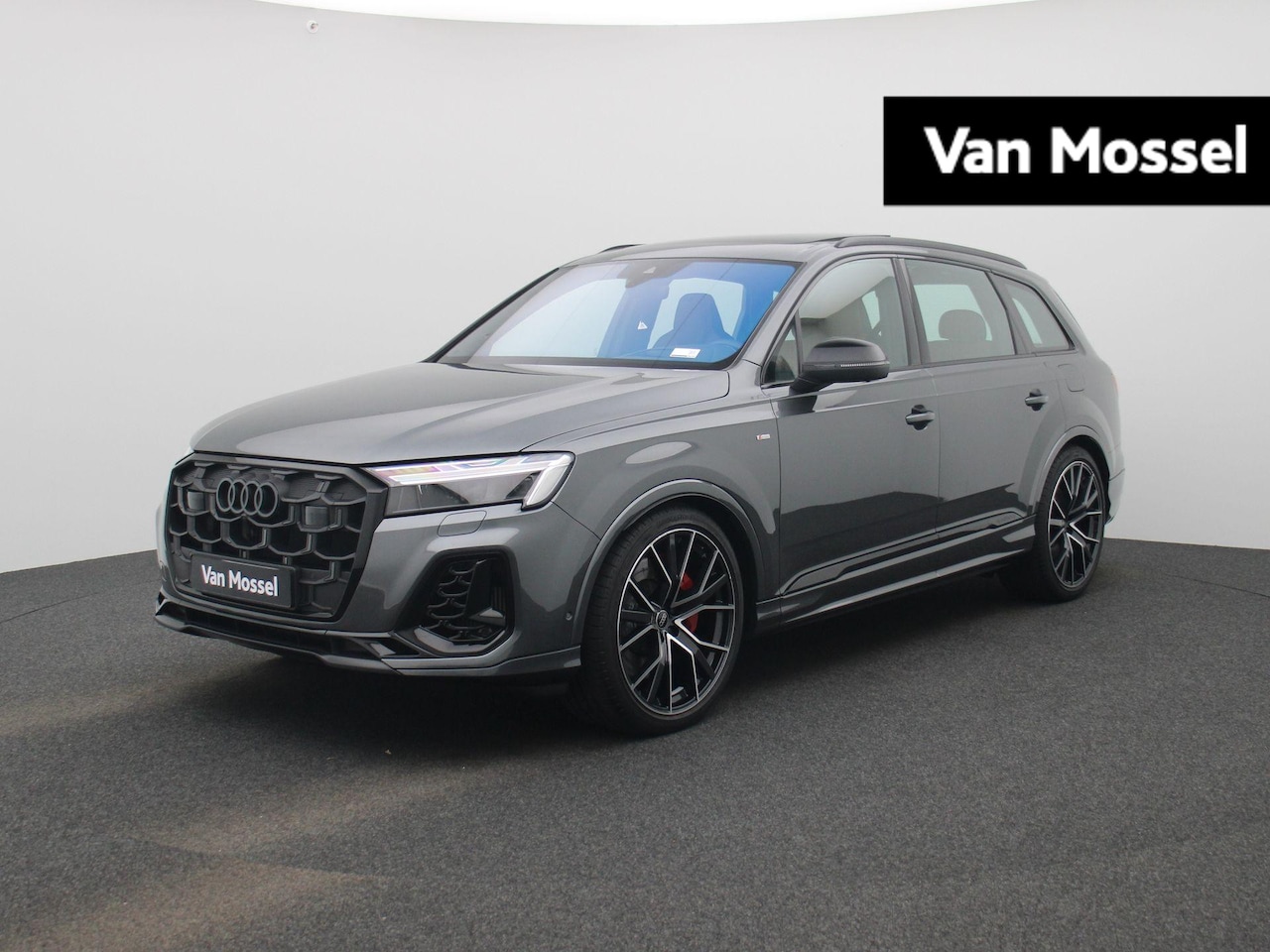 Audi Q7 - 60 TFSI e quattro Pro Line S Competition 490 PK | Glazen panoramadak l Head-up display l L - AutoWereld.nl
