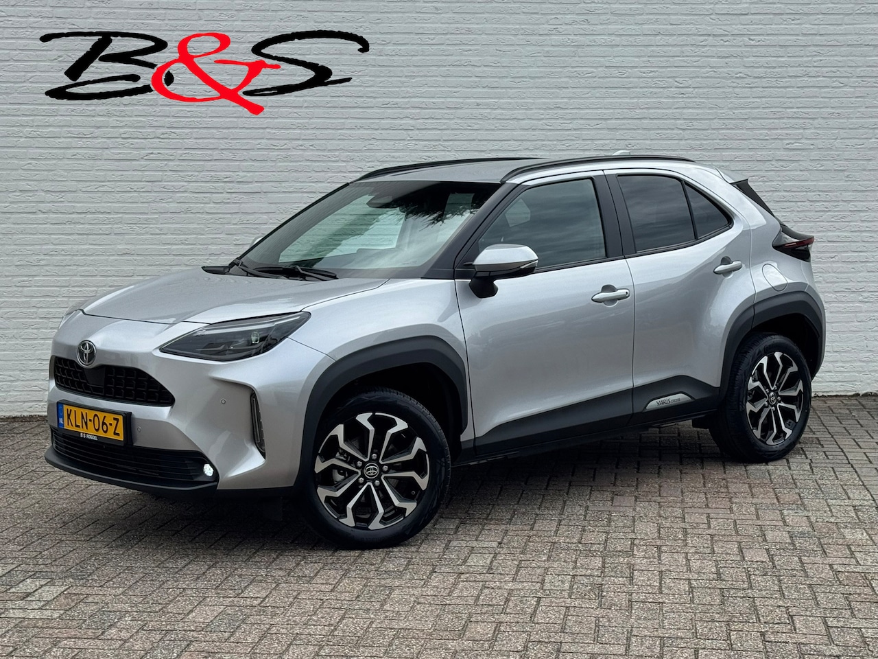 Toyota Yaris Cross - 1.5 Hybrid 115 First Edition Camera Carplay Adaptive Cruise Stoel + Stuurverwarming - AutoWereld.nl