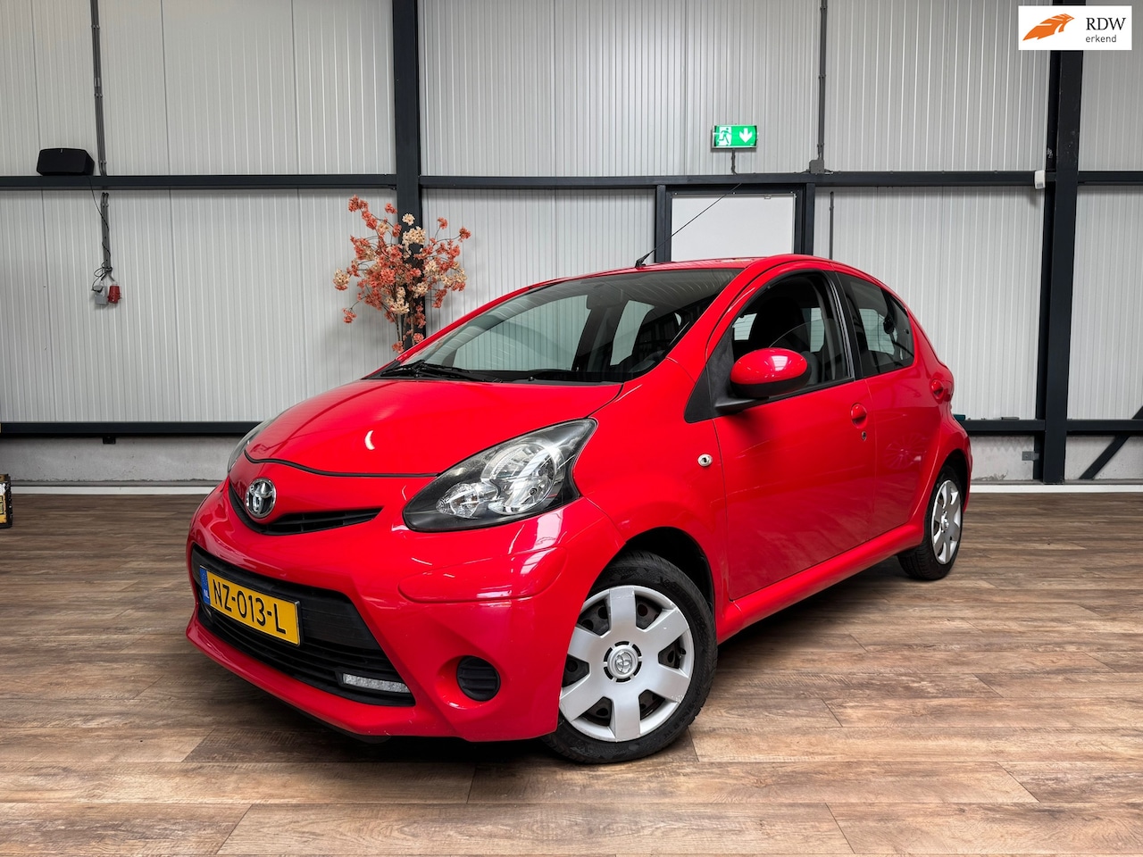 Toyota Aygo - 1.0 VVT-i Xpress / AIRCO / 5Drs / Zeer nette staat - AutoWereld.nl