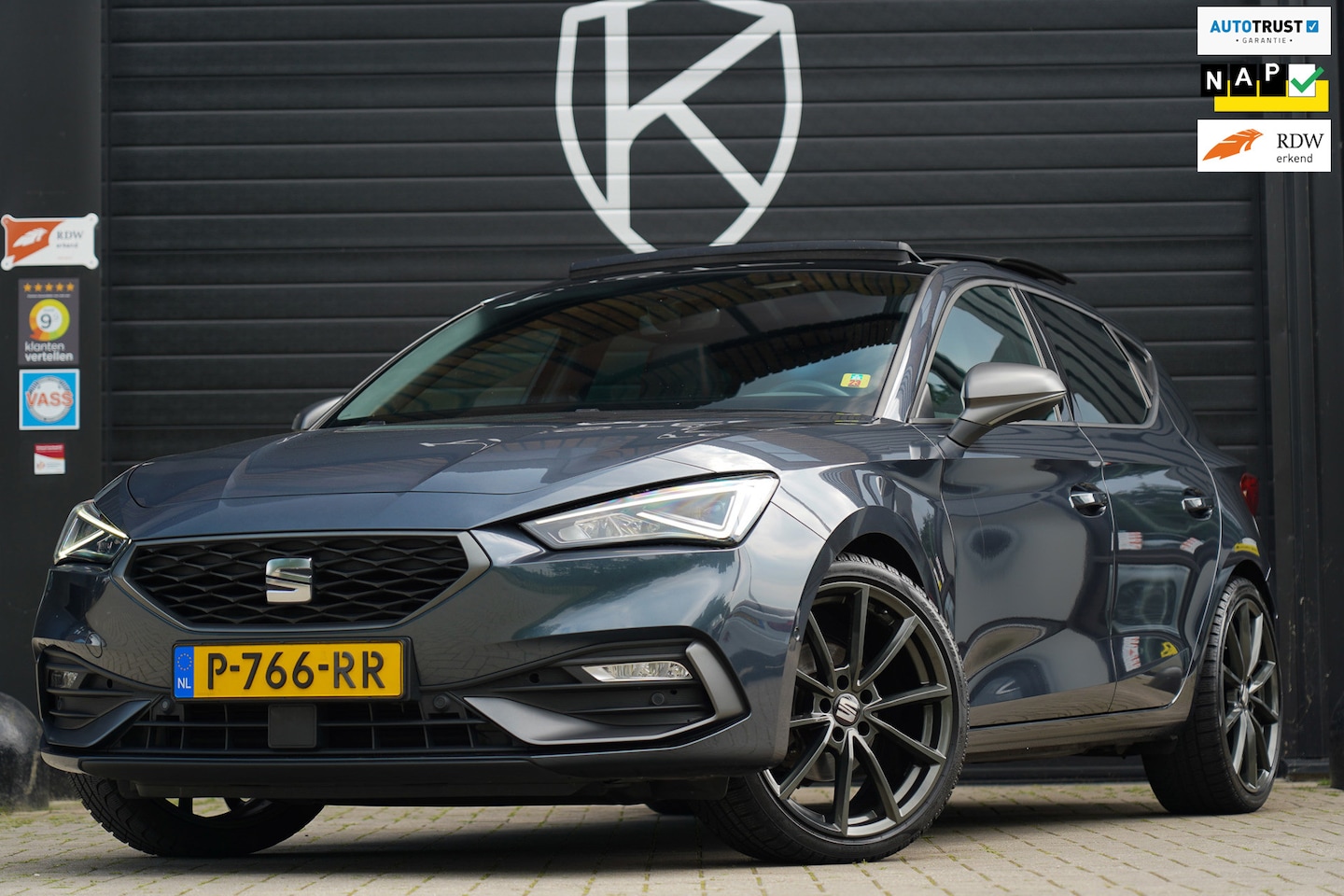 SEAT Leon - FR 1.5 eTSI FR Business Intense MATRIX LED/PANO/BEATS/AMBIENT/TREKHAAKACC/RIJ ASS PAKK/STE - AutoWereld.nl