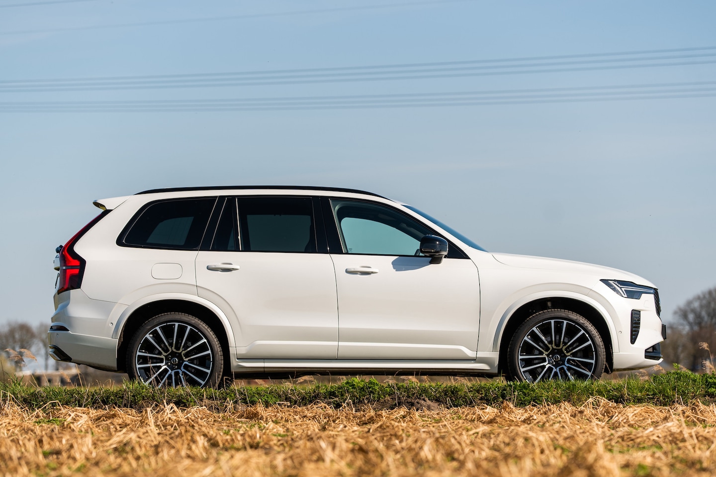 Volvo XC90 - T8 AWD Ultra Dark Unieke XC90! | 22'' | LageKM! | NL-Auto! | Direct Leverbaar! - AutoWereld.nl