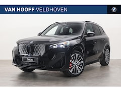 BMW iX1 - eDrive20 M Sport / Panoramadak / Trekhaak / Sportstoelen / M Adaptief onderstel / Head-Up