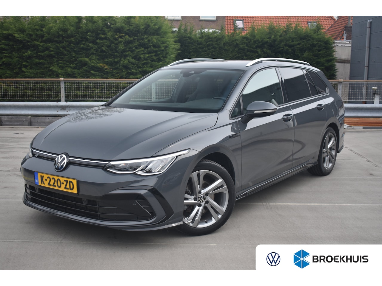Volkswagen Golf Variant - 1.5 TSI R-Line 130PK | CAMERA ACHTER | STOELENVERW. | APP. CONNECT | NAVIGATIE | ADAPT. CR - AutoWereld.nl