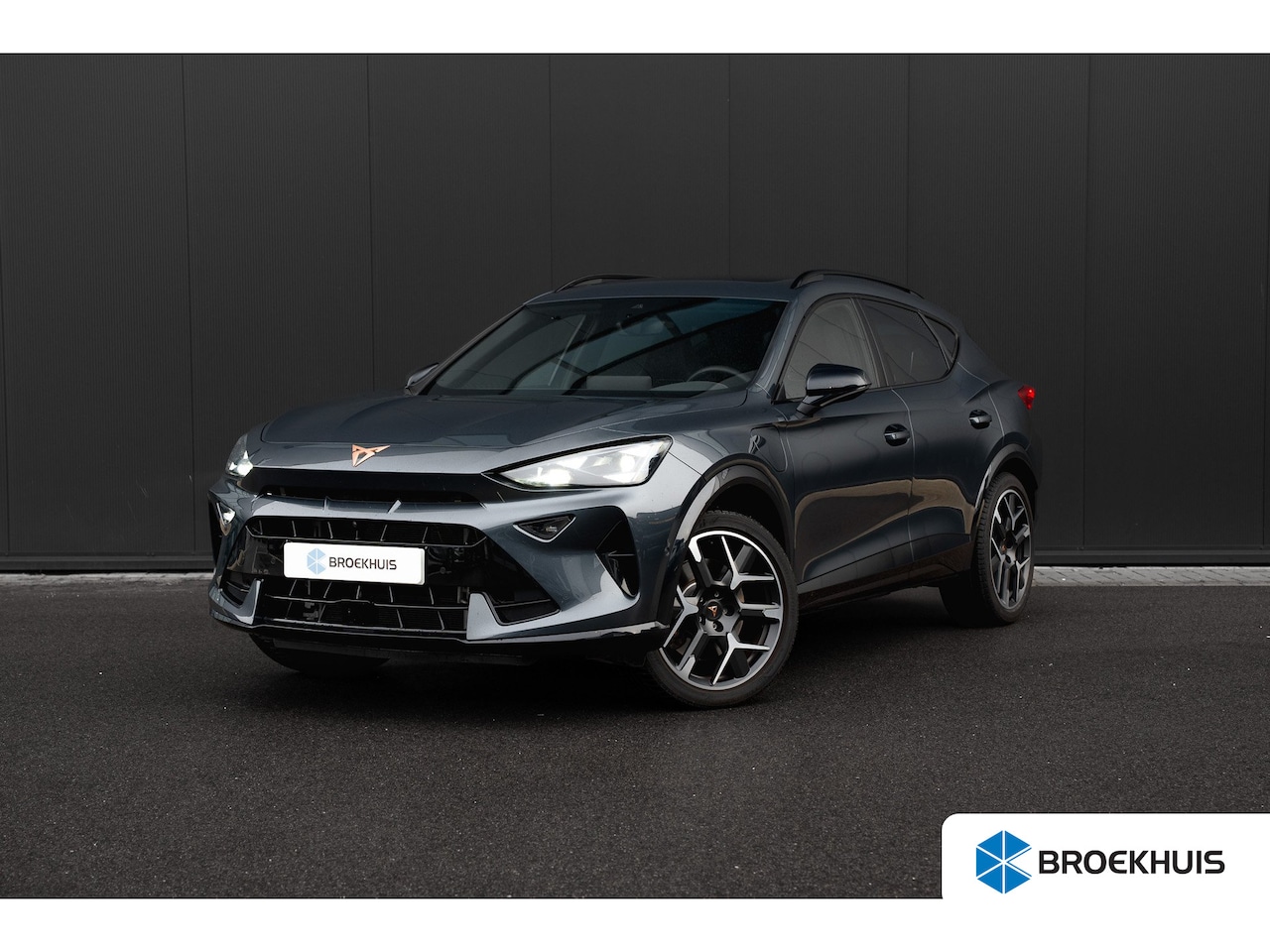 CUPRA Formentor - 1.5 TSI e-Hybrid 272 PK VZ Performance Panoramadak | Trekhaak | Stoelen Elektrisch | Leder - AutoWereld.nl