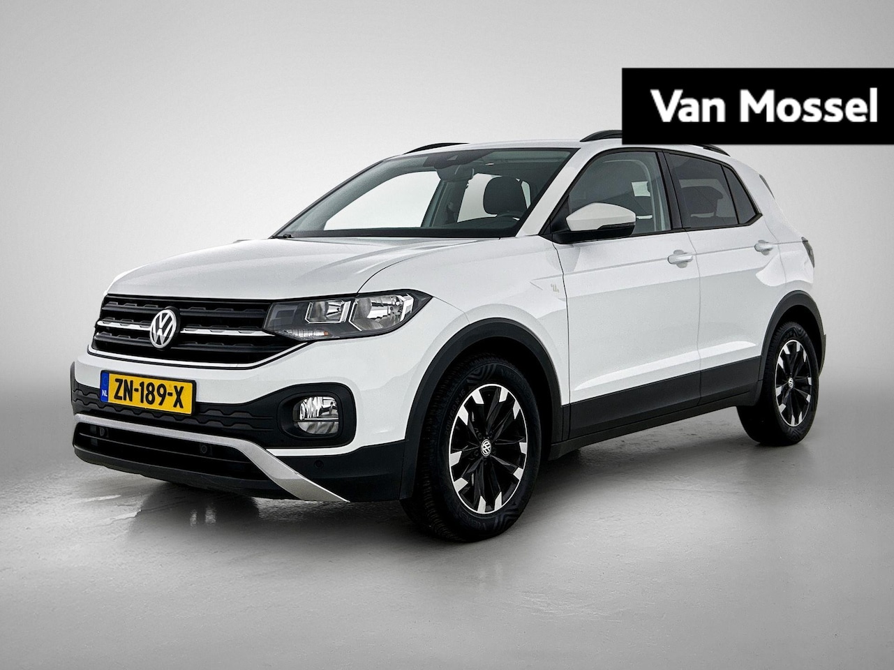 Volkswagen T-Cross - 1.0 TSI Life | 95 PK | Trekhaak | All Season Banden | Parkeersensoren Voor + Achter | Navi - AutoWereld.nl