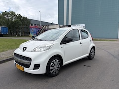Peugeot 107 - 1.0-12V XR 5-Deurs 68 PK. Zuinige en fijn rijdende auto