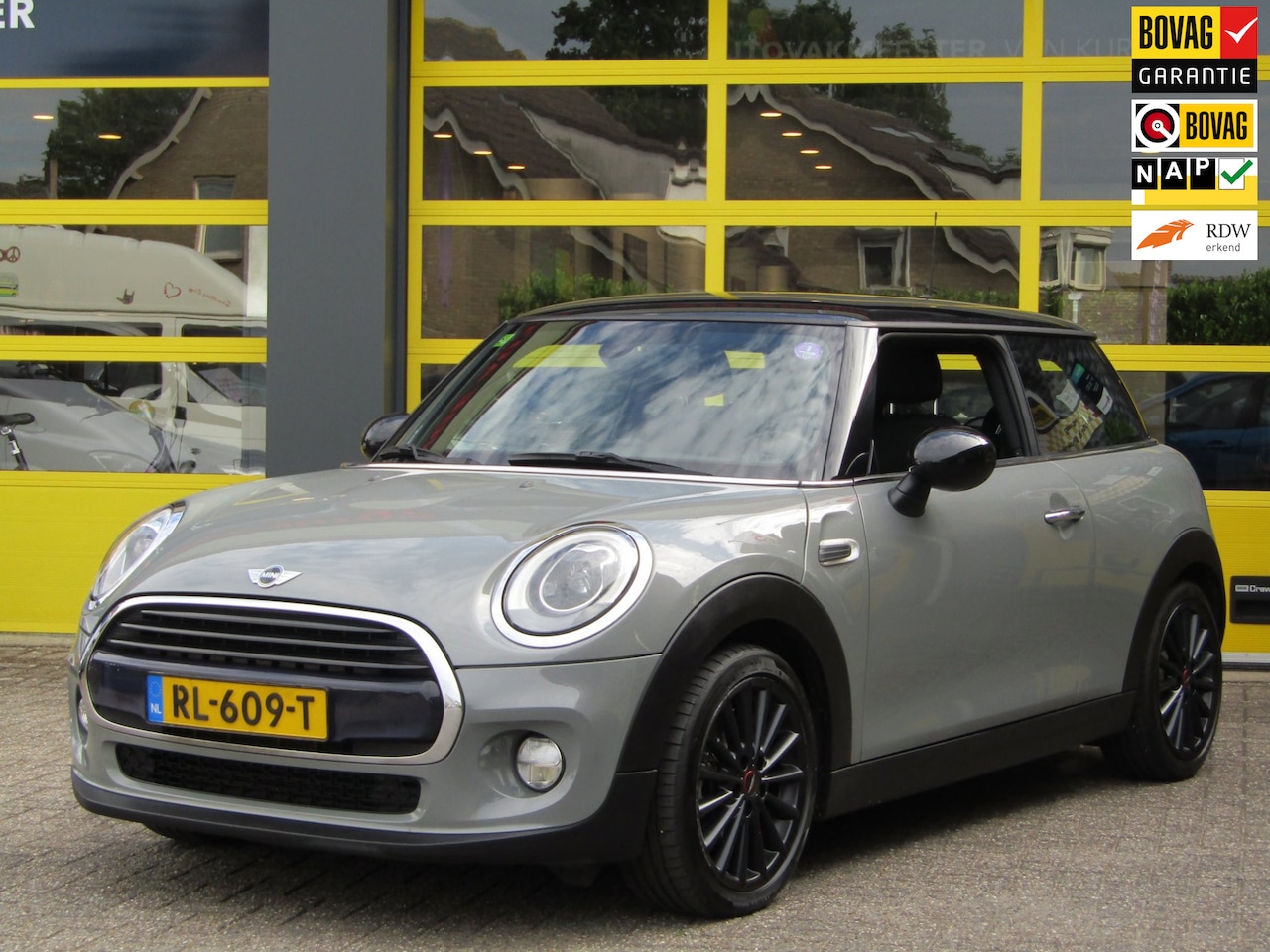 MINI 3-Deurs - 1.5 Cooper Serious Business - AutoWereld.nl