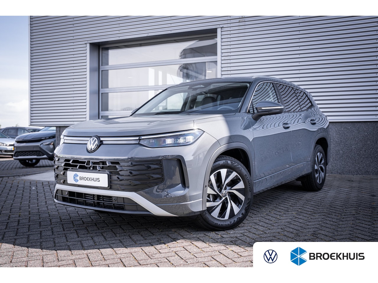 Volkswagen Tayron - 1.5 eTSI 110 kW Life | Achteruitrijcamera | App-Connect Wireless (Apple CarPlay, Android A - AutoWereld.nl