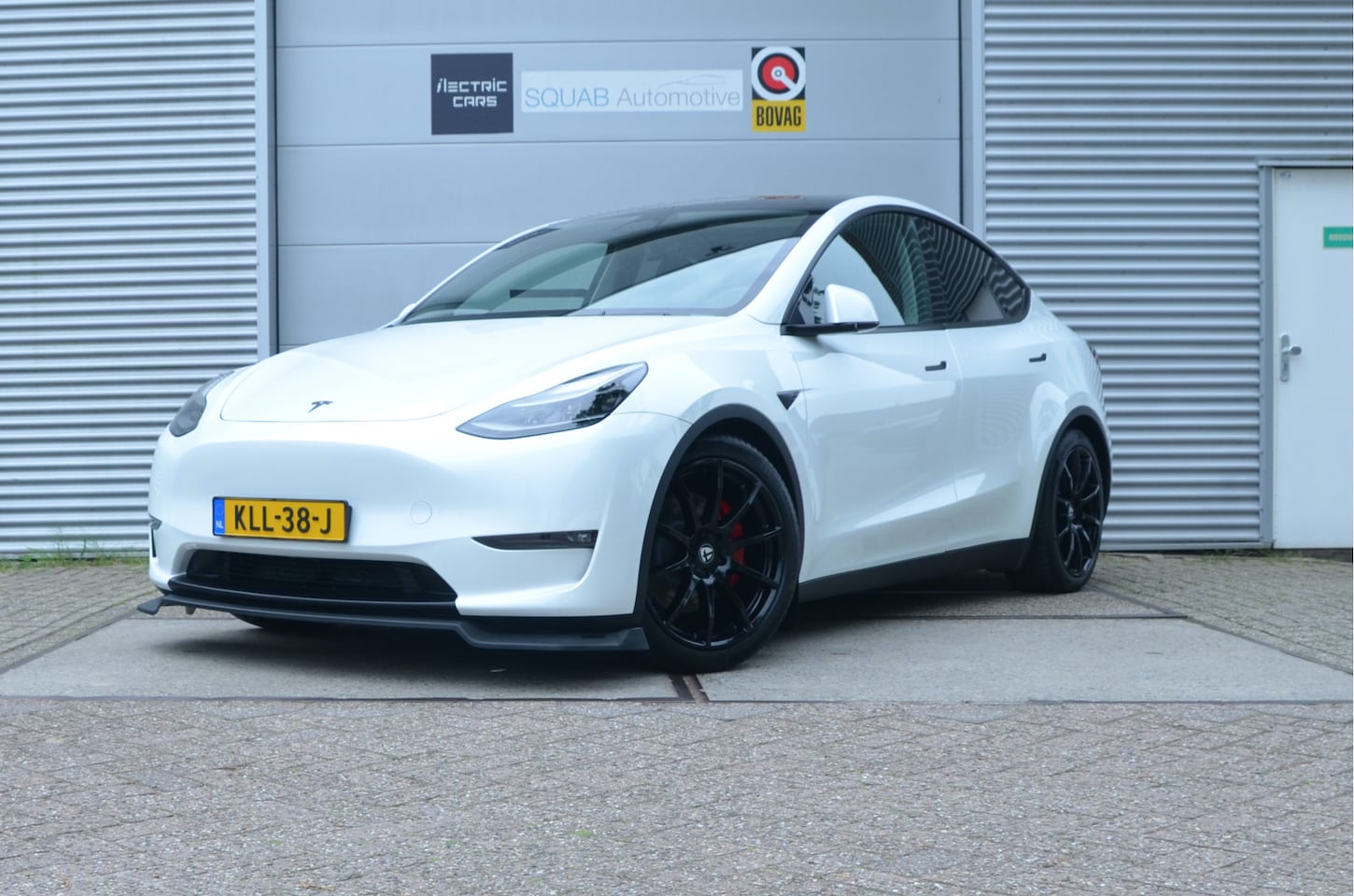 Tesla Model Y - Long Range AWD 75 kWh AutoPilot3.0 Ryzen, div accessoires! - AutoWereld.nl