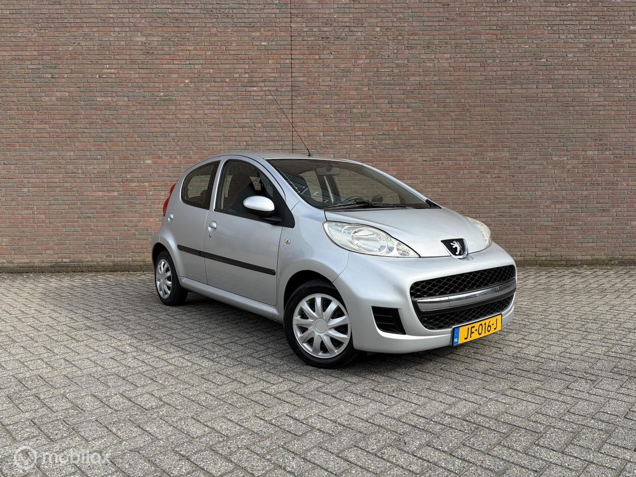 Peugeot 107 - 1.0 Access Accent 5DRS / APK / ZEER NETJES - AutoWereld.nl