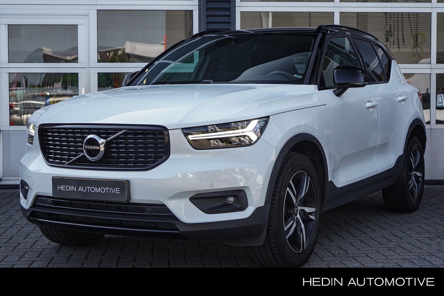 Volvo XC40 - 2.0 T4 R-Design 2.0 T4 R-Design - AutoWereld.nl