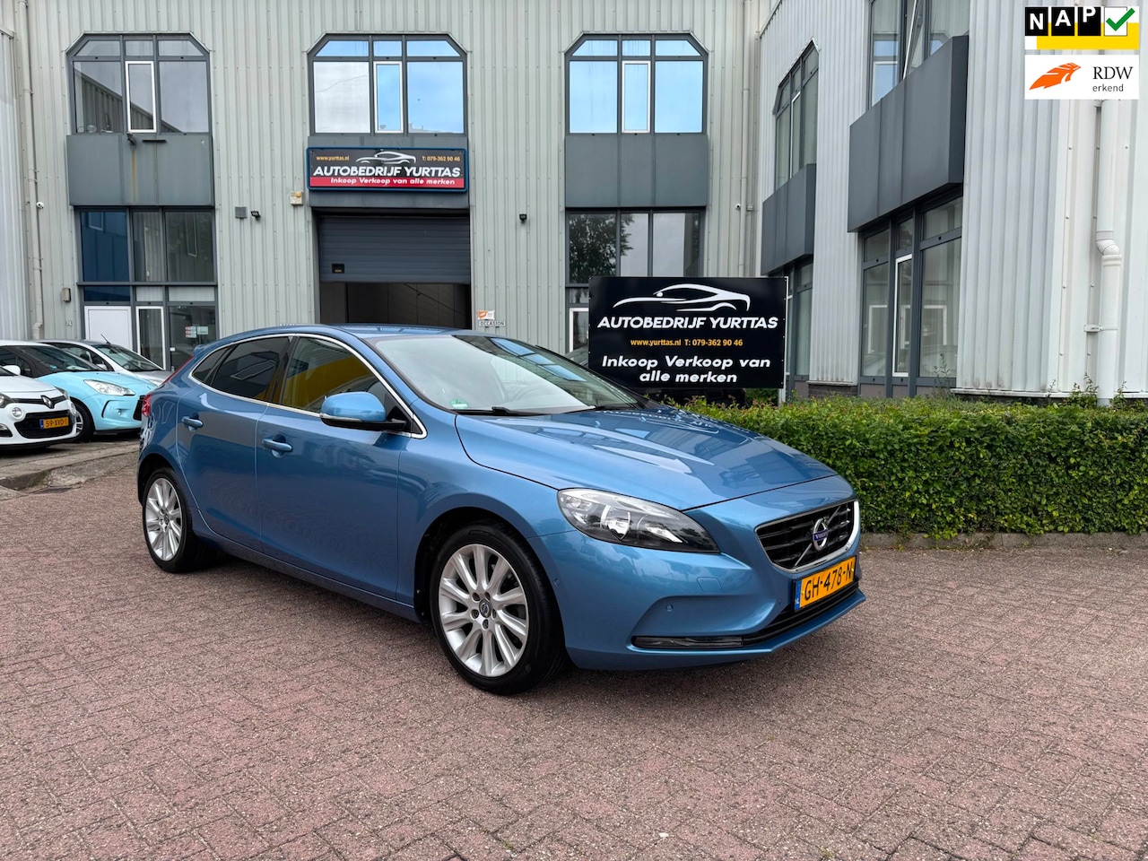 Volvo V40 - 1.6 T4 Momentum AUTOMAAT!! - AutoWereld.nl