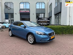Volvo V40 - 1.6 T4 Momentum AUTOMAAT