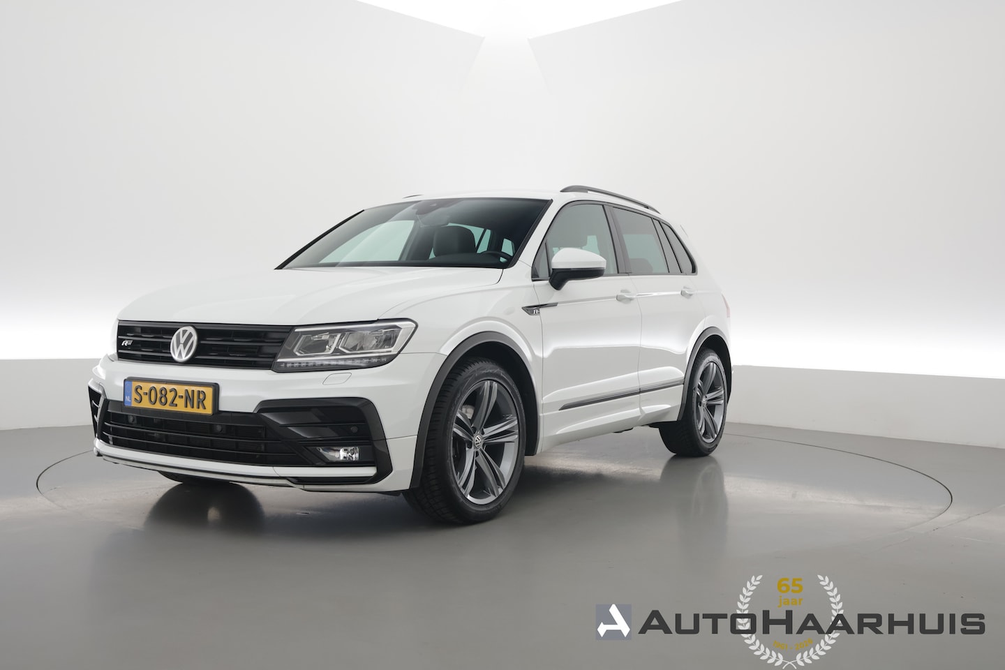 Volkswagen Tiguan - 1.5 TSI ACT R-Line | Rijklaar! | 2x R-Line | Trekhaak | Dig. Cockpit | Adapt. Cruise | Cam - AutoWereld.nl