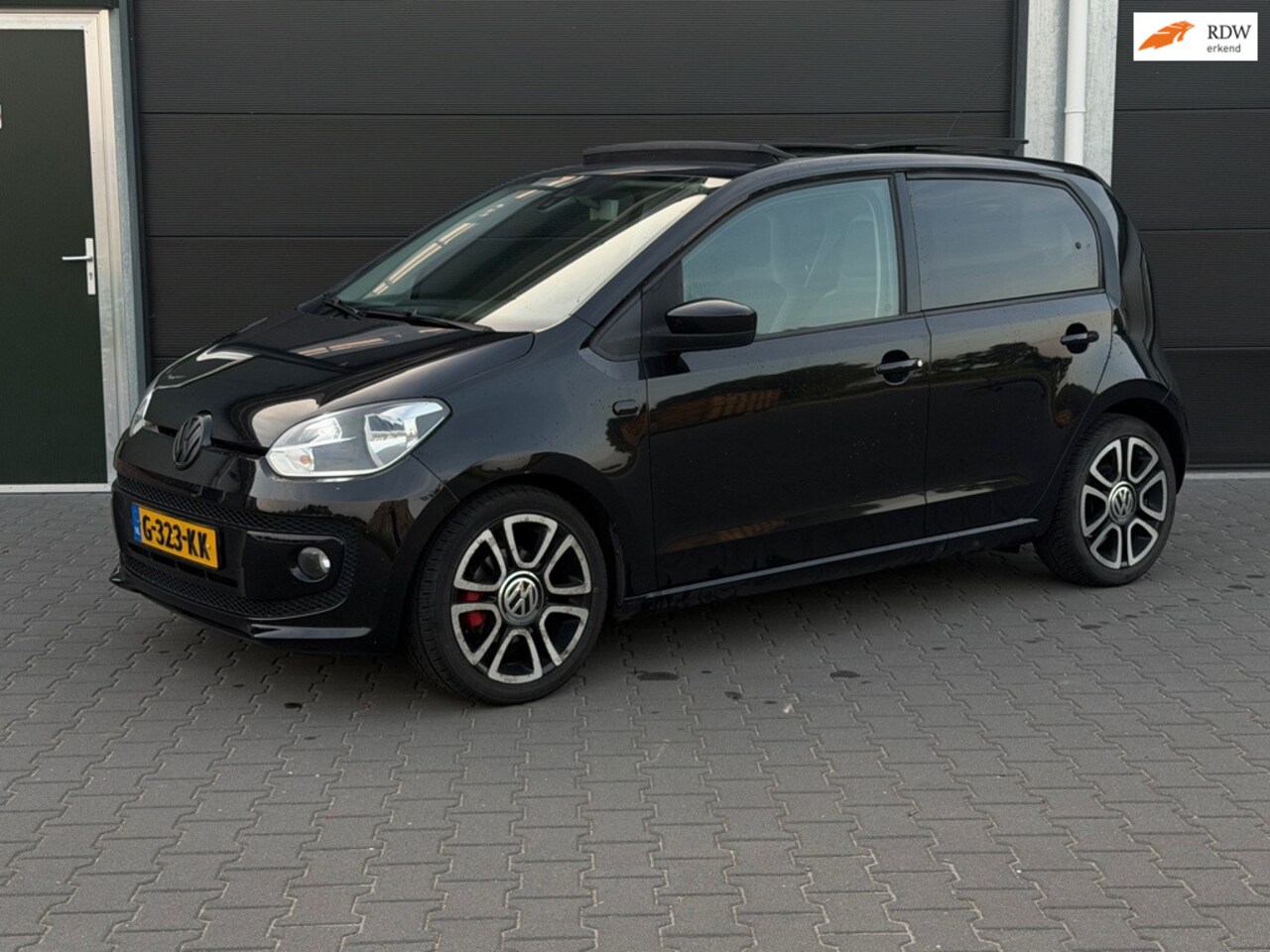 Volkswagen Up! - 1.0 high up! BlueMotion/Bomvoll/Pano/Navi/Stoelverwarming - AutoWereld.nl