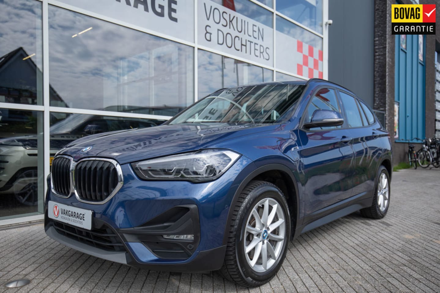 BMW X1 - XDrive25e Business Edition Plus | Head up display | Apple Carplay - AutoWereld.nl