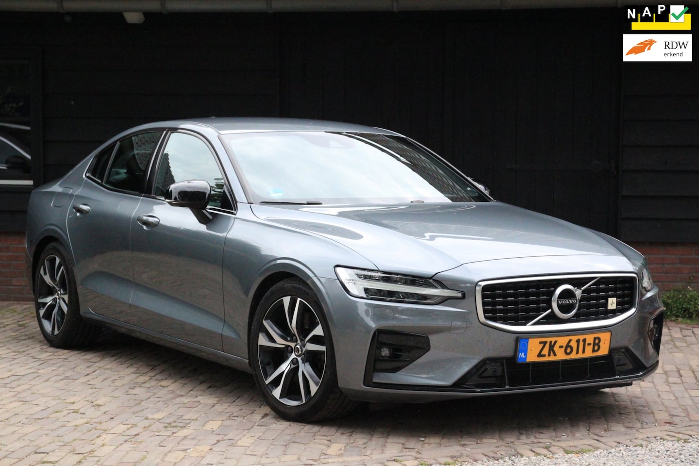Volvo S60 - 2.0 T5 Intro Edition R Design/Leer/Camera/Adaptive/Parkeersensor v,a - AutoWereld.nl